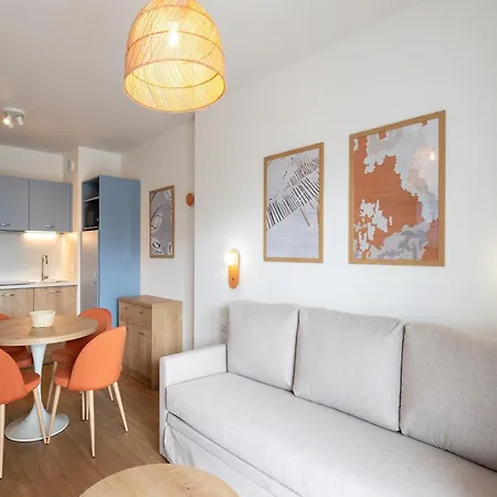 Newly Built Holiday Near The Beach Руайян